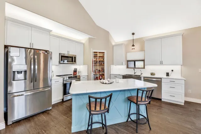 $425,000 | 830 North Trl Dr Circle, Mulvane, KS 67110