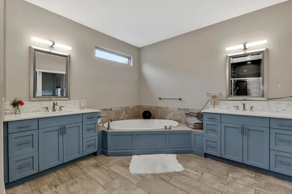 $425,000 | 830 North Trl Dr Circle, Mulvane, KS 67110