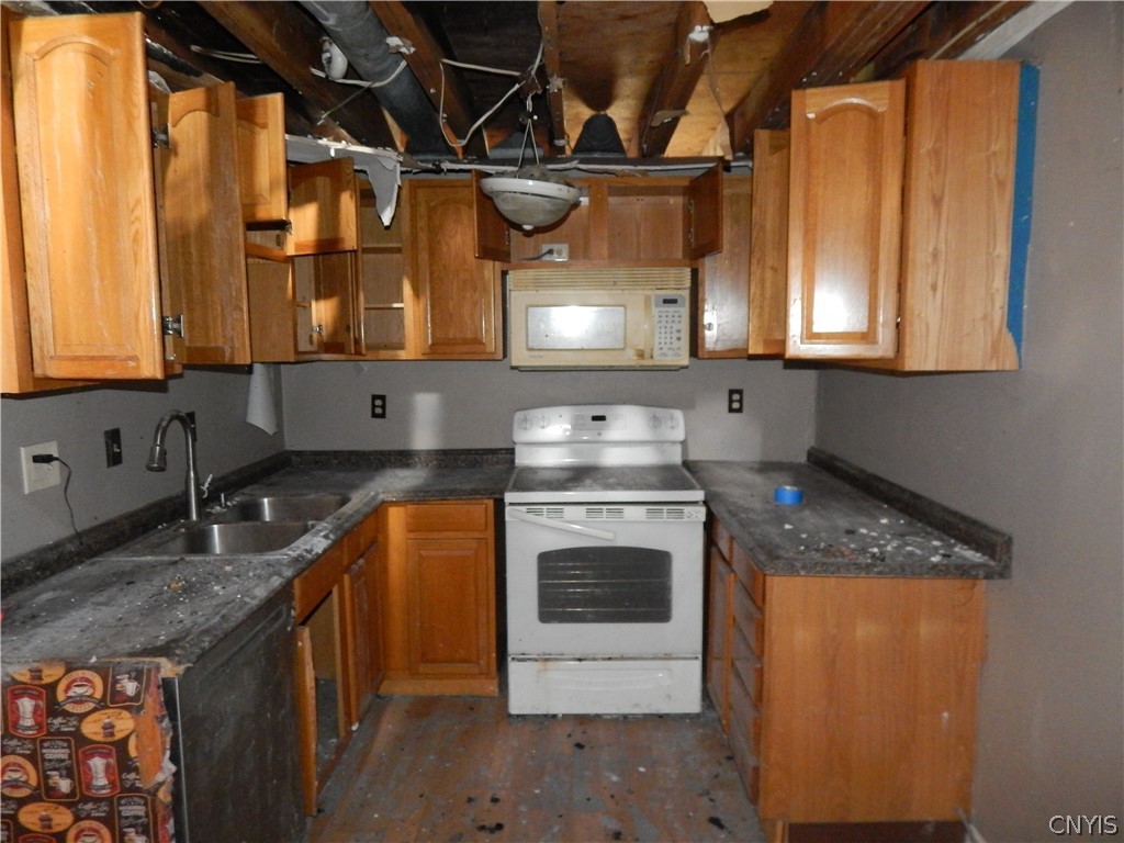 8407 B Shallowcreek Road Clay, NY 13090 - Photo 6 of 22