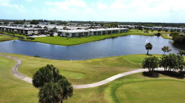 $1,900 | 586 Normandy Lane, Unit 586, Delray Beach, FL 33484