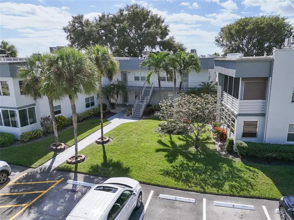 $1,900 | 586 Normandy Lane, Unit 586, Delray Beach, FL 33484