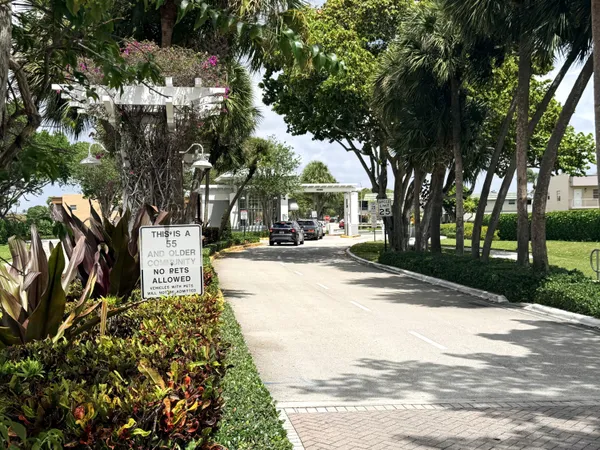 $1,900 | 586 Normandy Lane, Unit 586, Delray Beach, FL 33484