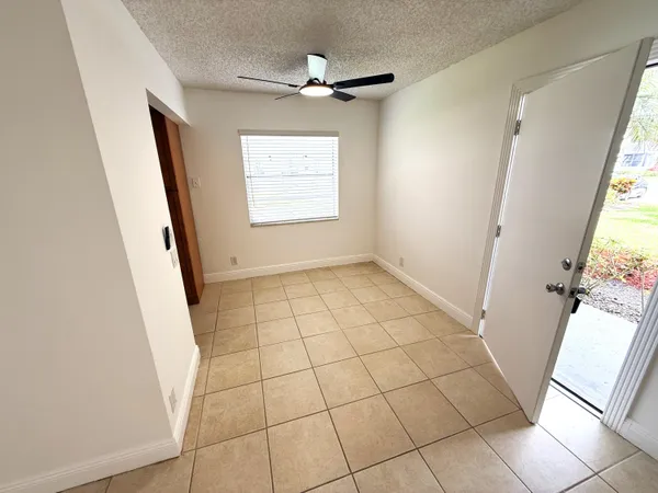 $1,900 | 586 Normandy Lane, Unit 586, Delray Beach, FL 33484