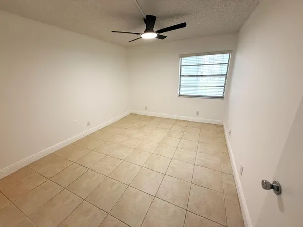$1,900 | 586 Normandy Lane, Unit 586, Delray Beach, FL 33484