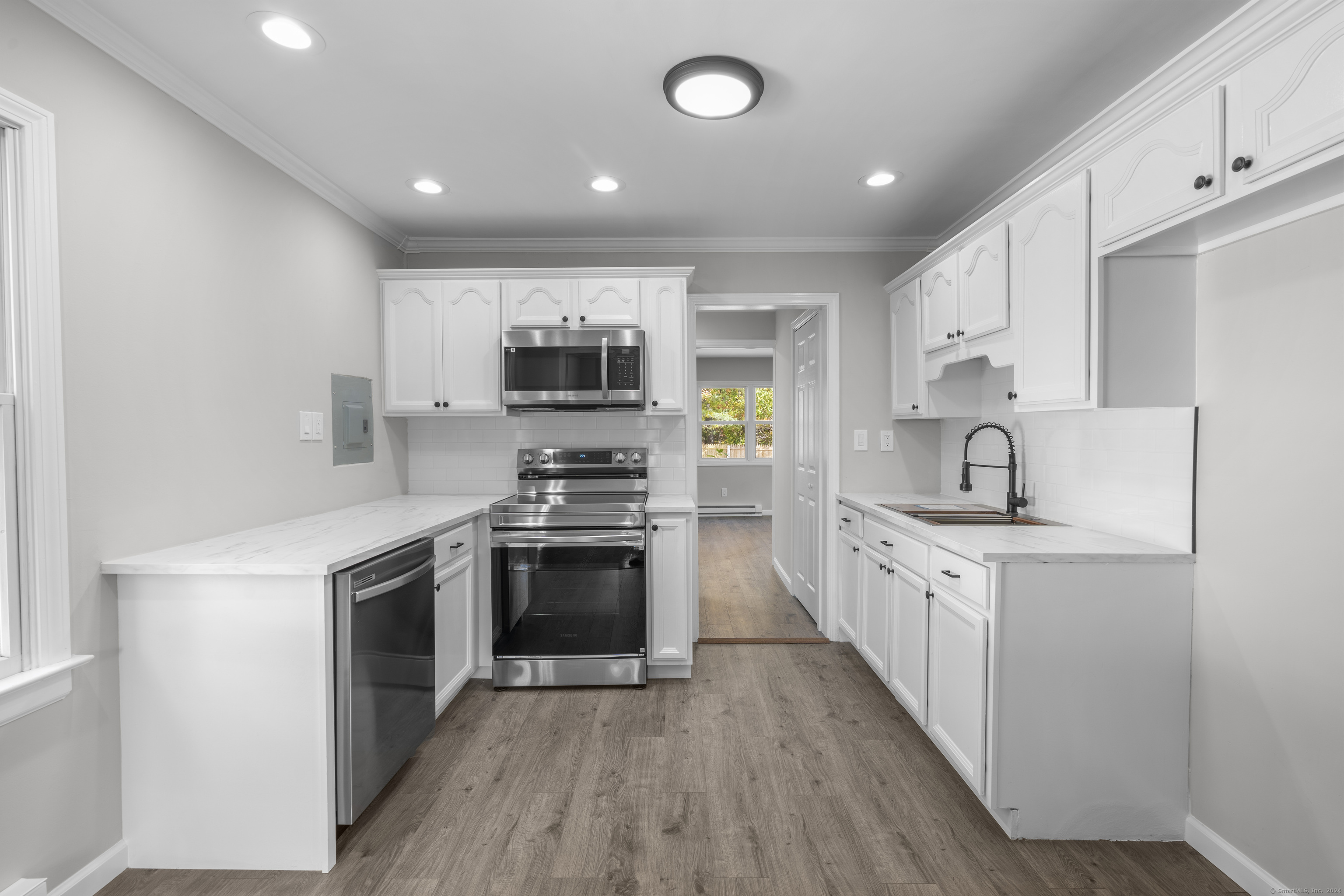 210 Handel Road East Hartford, CT 06118 - Photo 7 of 23