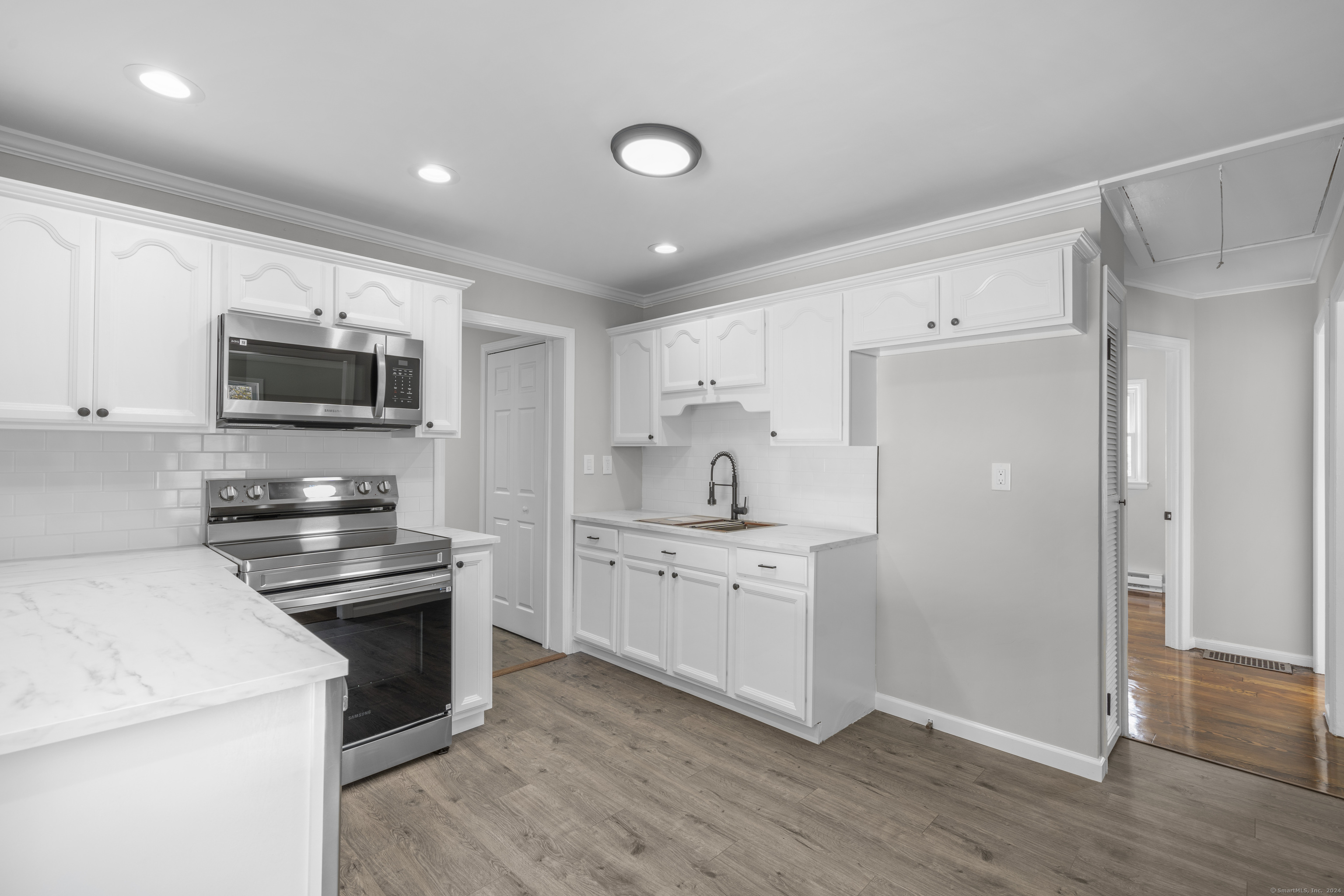 210 Handel Road East Hartford, CT 06118 - Photo 8 of 23