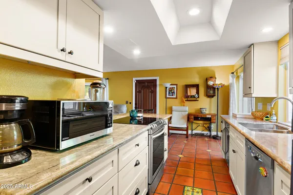 $345,000 | 1803 East Frier Drive, Unit 3, Phoenix, AZ 85020