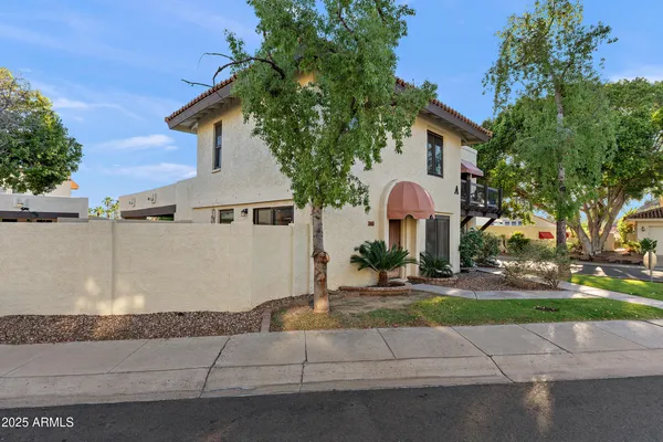 $345,000 | 1803 East Frier Drive, Unit 3, Phoenix, AZ 85020