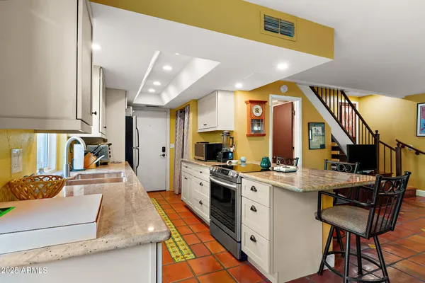 $345,000 | 1803 East Frier Drive, Unit 3, Phoenix, AZ 85020