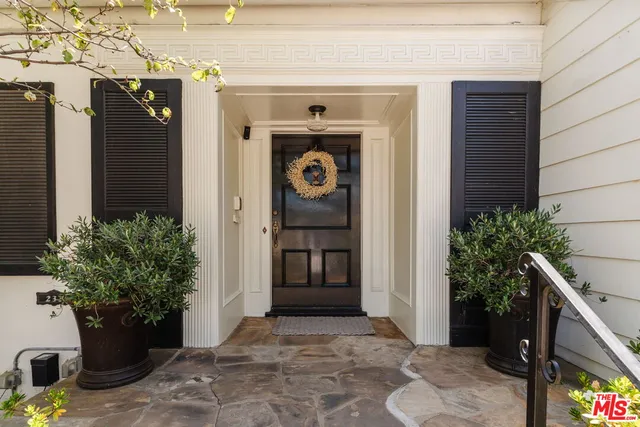 $14,500 | 231 South Thurston Avenue, Los Angeles, CA 90049