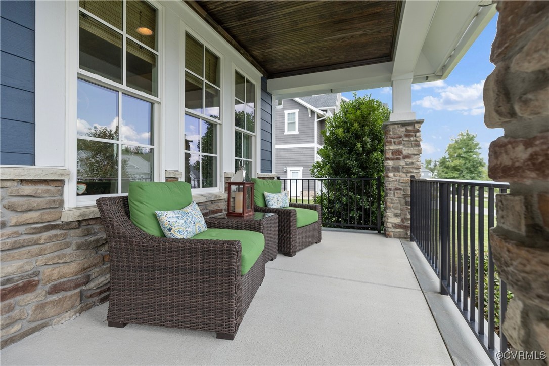 16213 Old Castle Road Midlothian, VA 23112 - Photo 5 of 43 Gallery Image 5