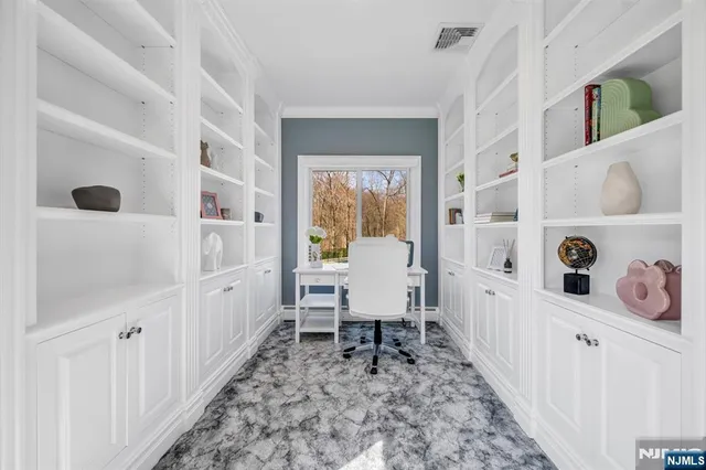 $4,799,995 | 5 Burning Hollow Road, Saddle River, NJ 07458