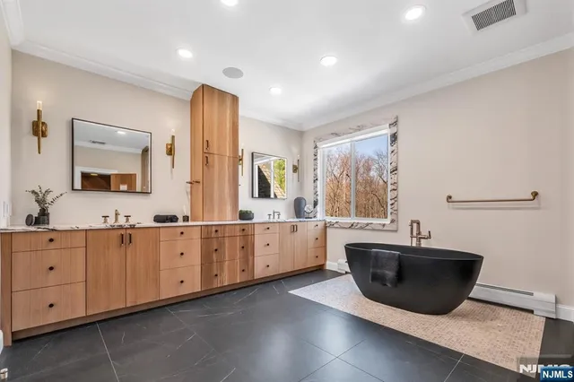 $4,799,995 | 5 Burning Hollow Road, Saddle River, NJ 07458