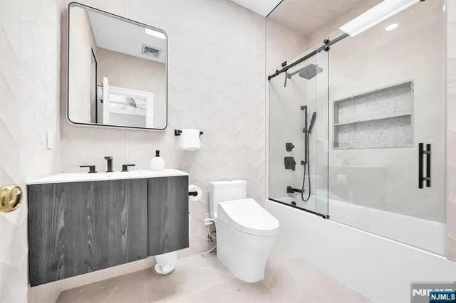 $4,799,995 | 5 Burning Hollow Road, Saddle River, NJ 07458