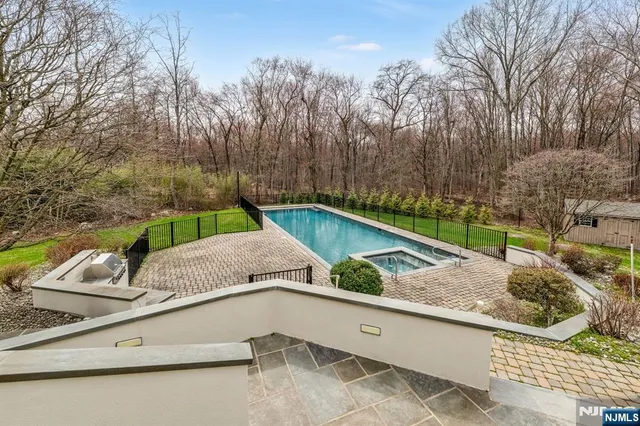 $4,799,995 | 5 Burning Hollow Road, Saddle River, NJ 07458