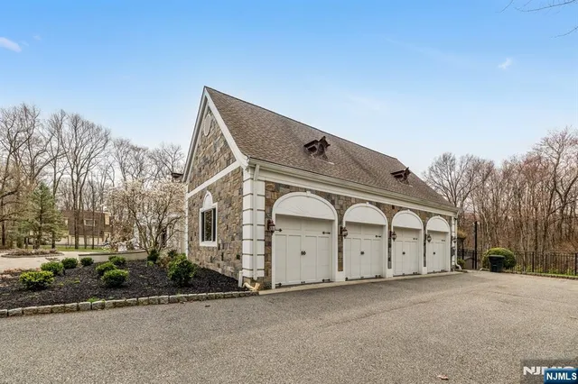 $4,799,995 | 5 Burning Hollow Road, Saddle River, NJ 07458