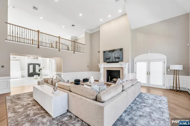 $4,799,995 | 5 Burning Hollow Road, Saddle River, NJ 07458