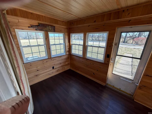 $299,900 | 8897 South 1075th Road West, Owensville, IN 47665