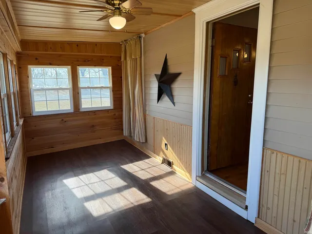 $299,900 | 8897 South 1075th Road West, Owensville, IN 47665