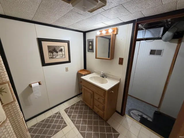 $299,900 | 8897 South 1075th Road West, Owensville, IN 47665