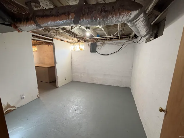 $299,900 | 8897 South 1075th Road West, Owensville, IN 47665