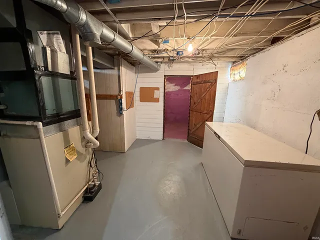 $299,900 | 8897 South 1075th Road West, Owensville, IN 47665