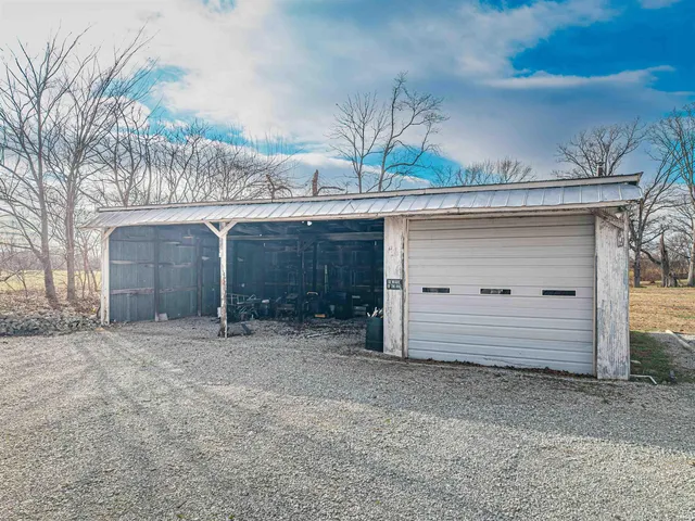 $299,900 | 8897 South 1075th Road West, Owensville, IN 47665