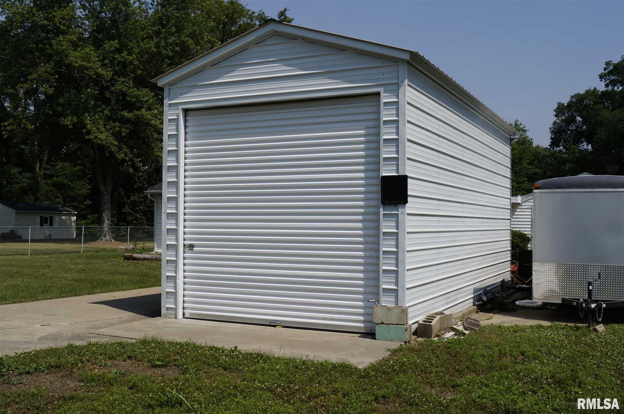 4821 West Middle Road Peoria, IL 61607 - Photo 4 of 10 Gallery Image 4