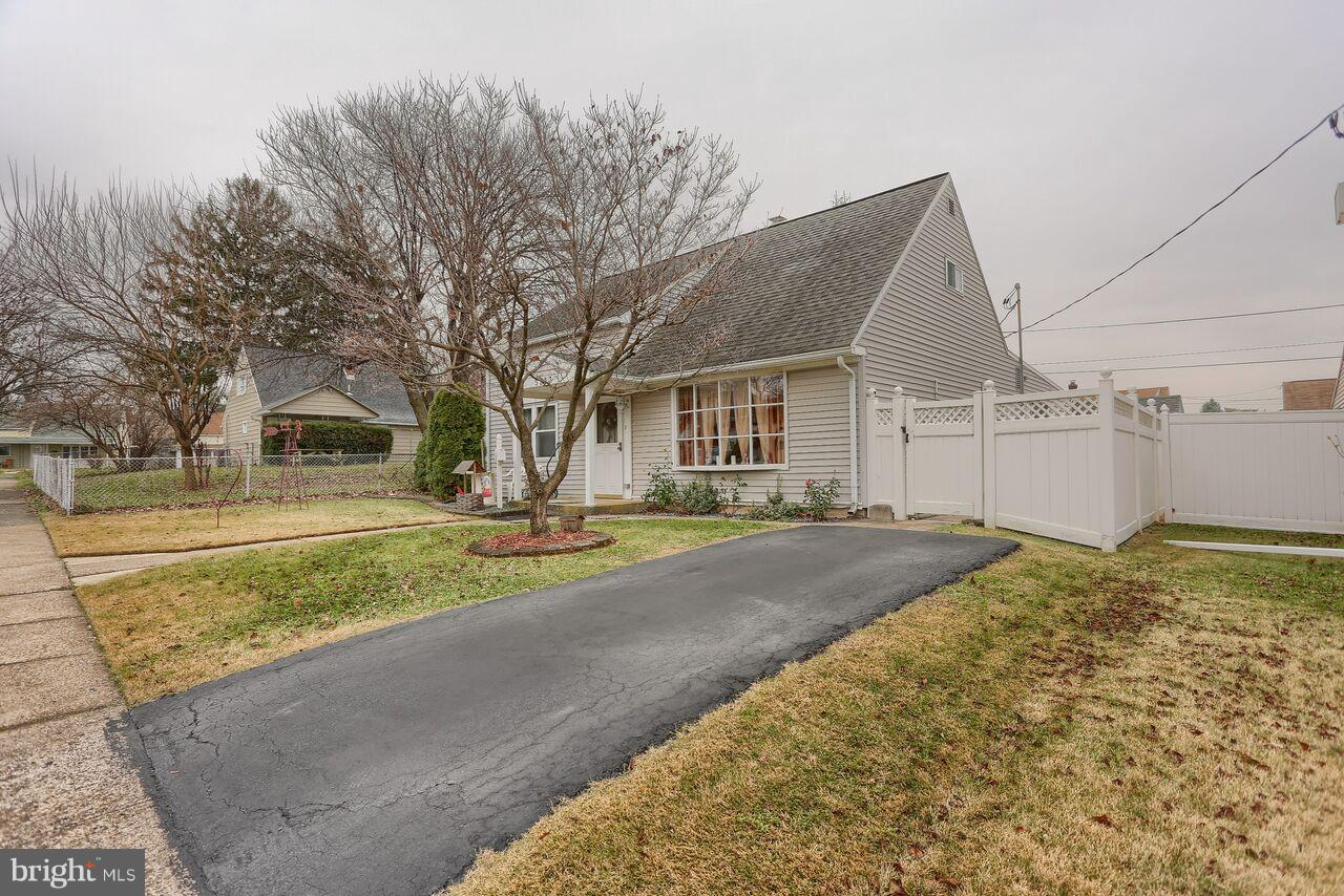 5213 Mohaue Road Temple, PA 19560 - Photo 3 of 26 Driveway view