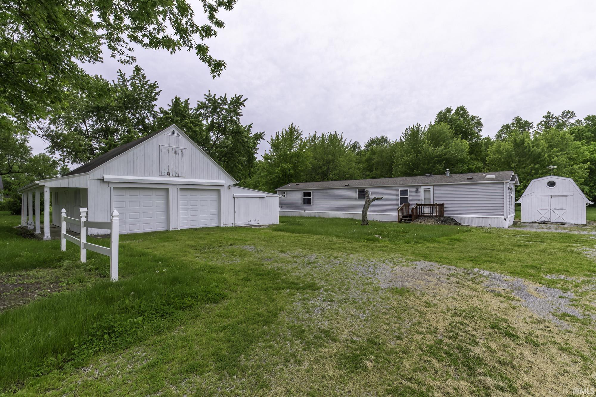 10630 Marion Center Road Fort Wayne, IN 46816 - Photo 8 of 24