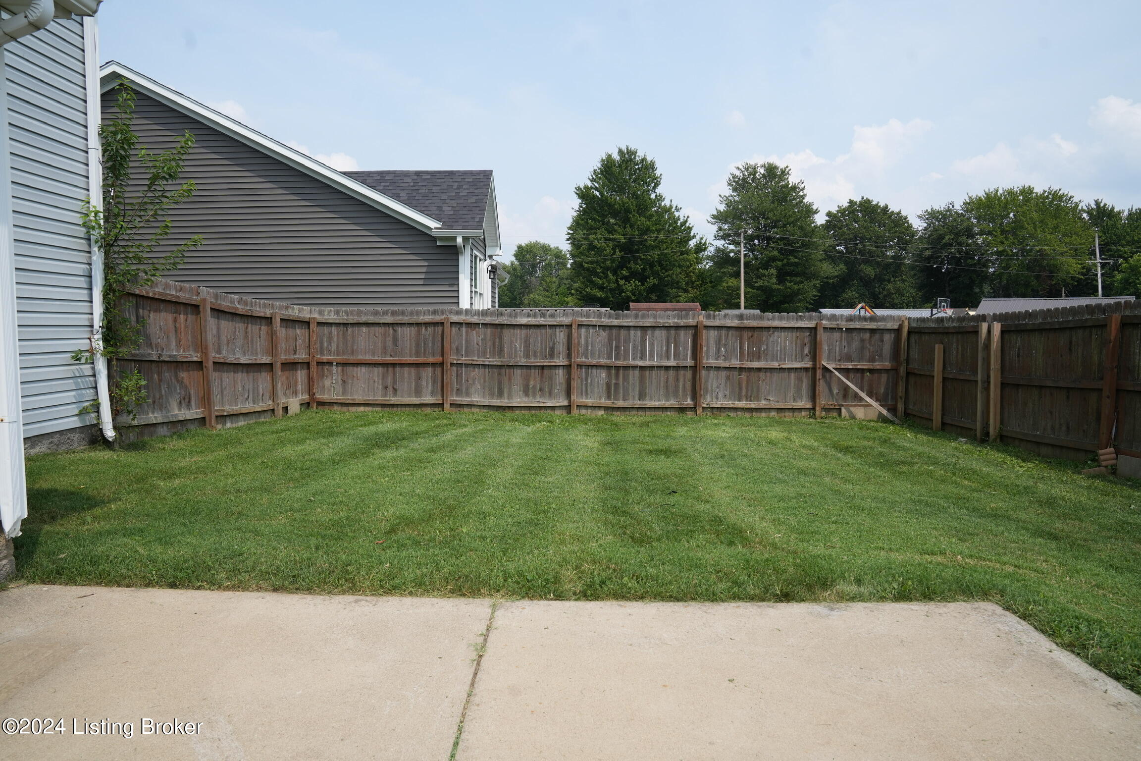 4716 Church Road Louisville, KY 40272 - Photo 20 of 23 DSC01218