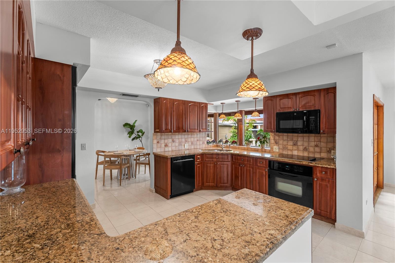 2232 Southwest 98th Place Miami, FL 33165 - Photo 12 of 21