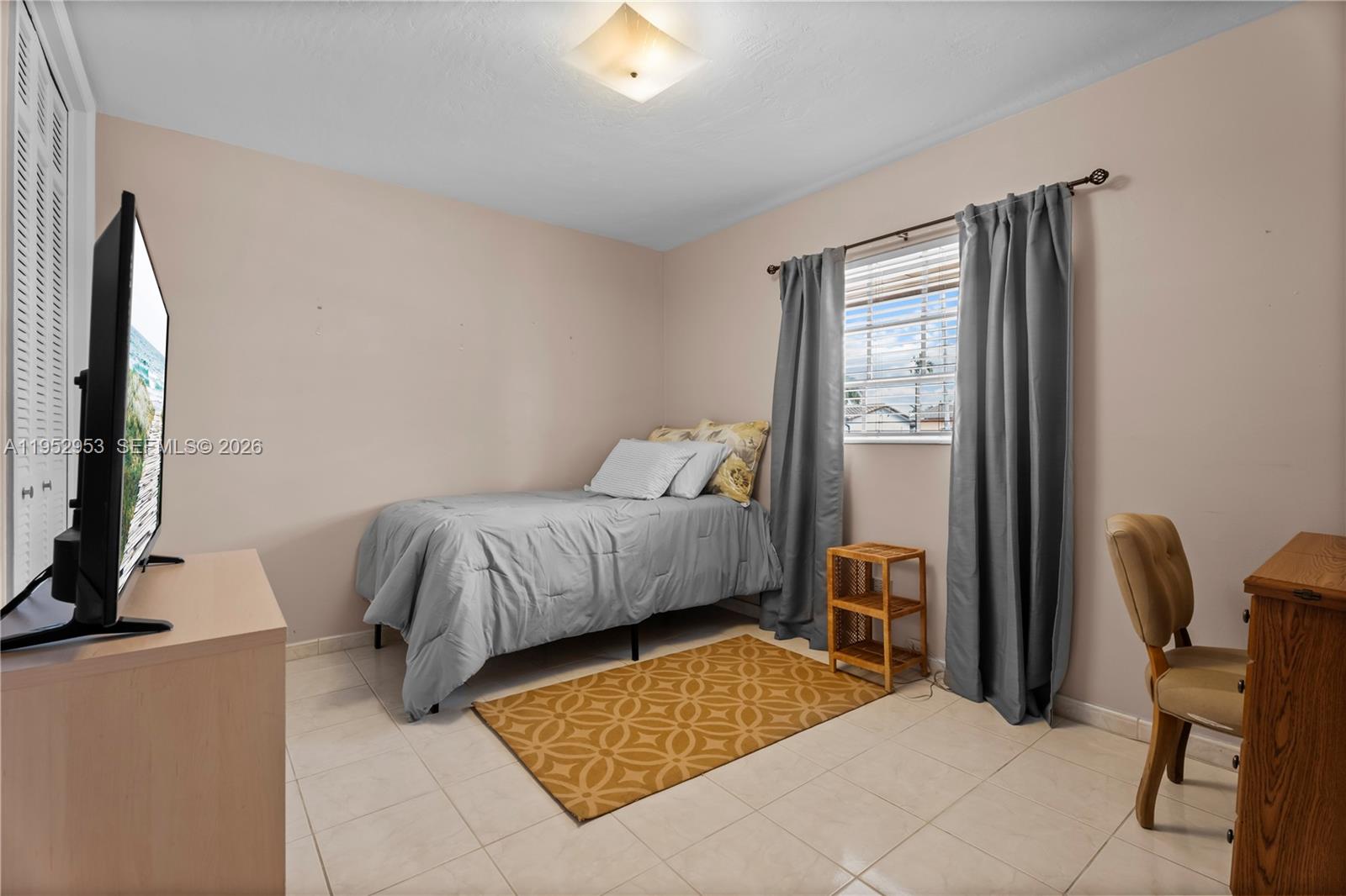 2232 Southwest 98th Place Miami, FL 33165 - Photo 15 of 21