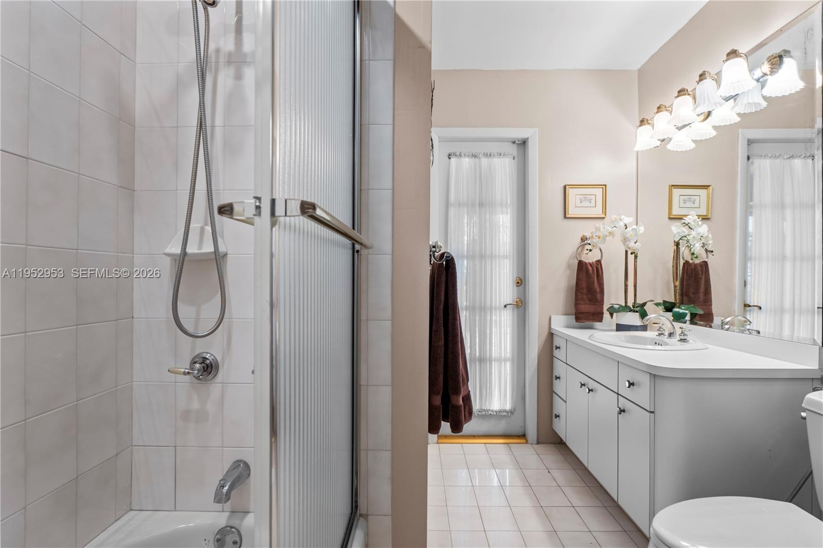 2232 Southwest 98th Place Miami, FL 33165 - Photo 18 of 21