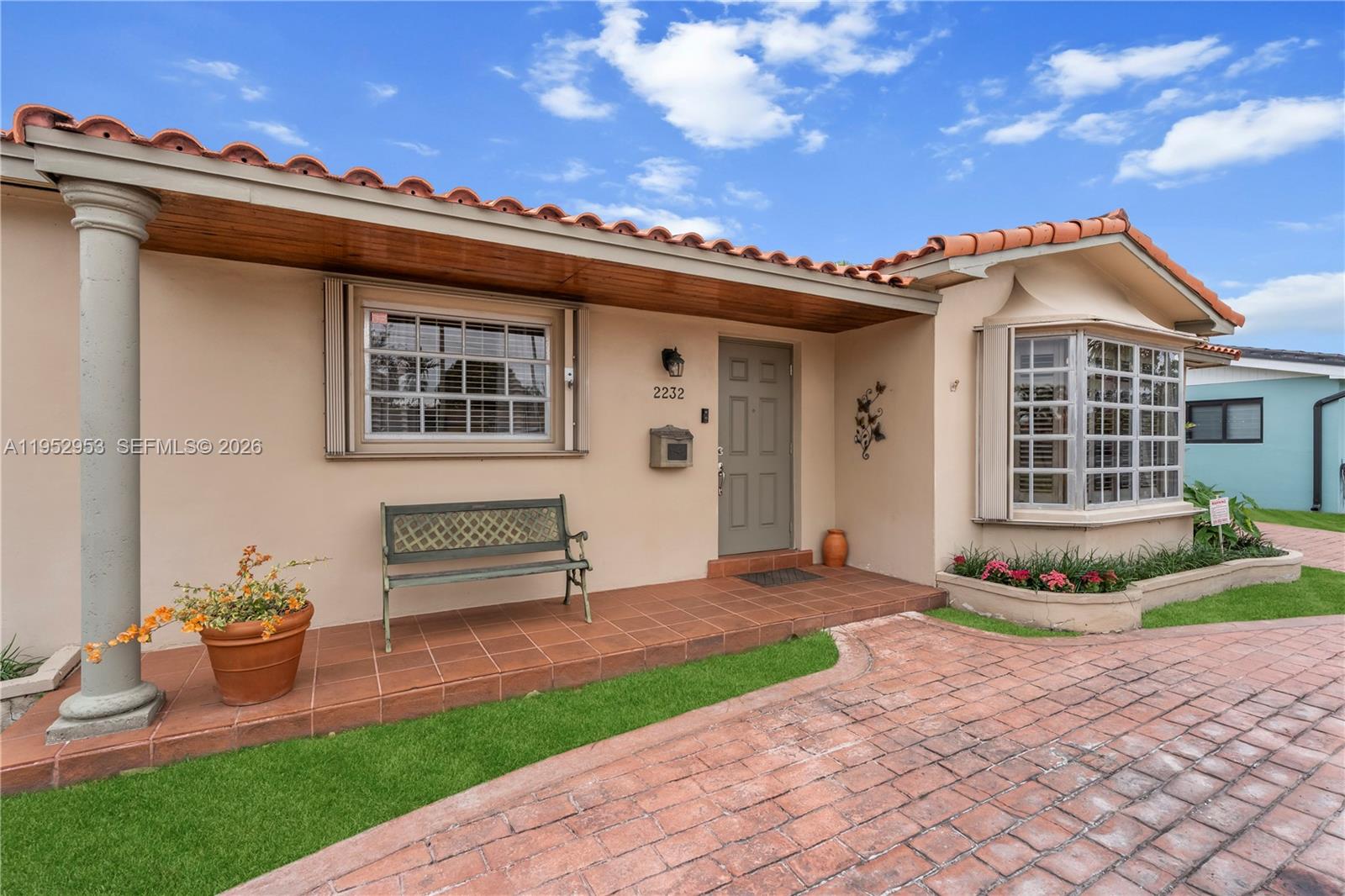 2232 Southwest 98th Place Miami, FL 33165 - Photo 5 of 21