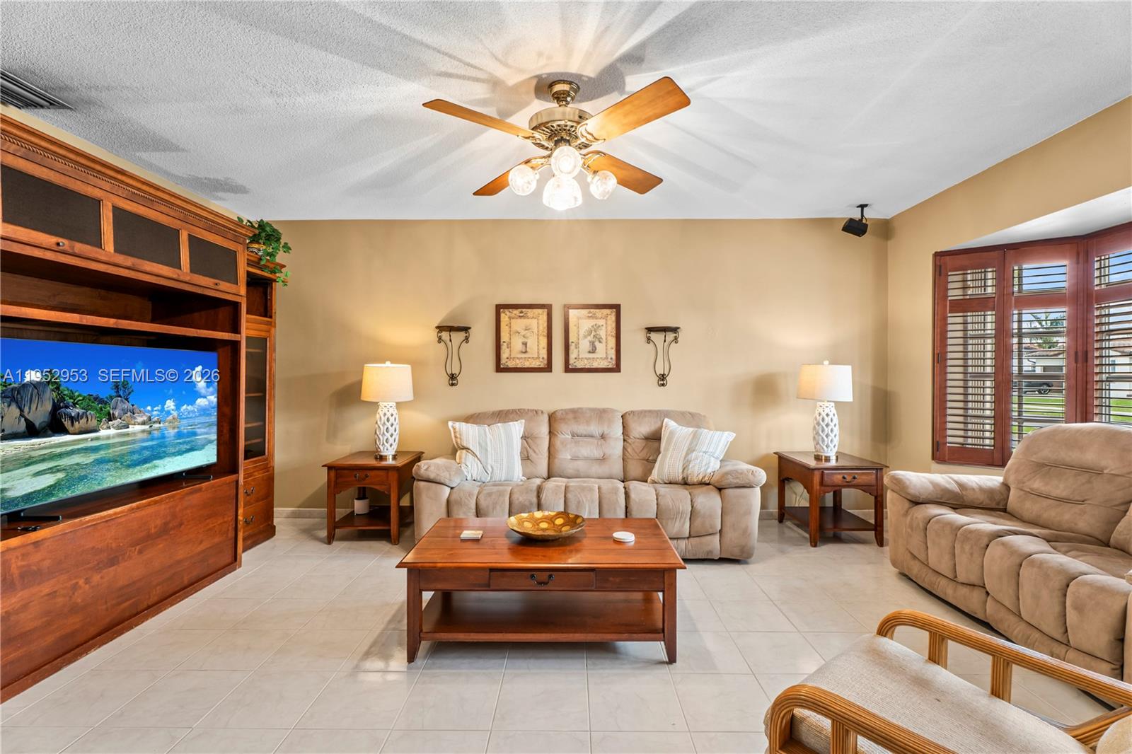 2232 Southwest 98th Place Miami, FL 33165 - Photo 8 of 21