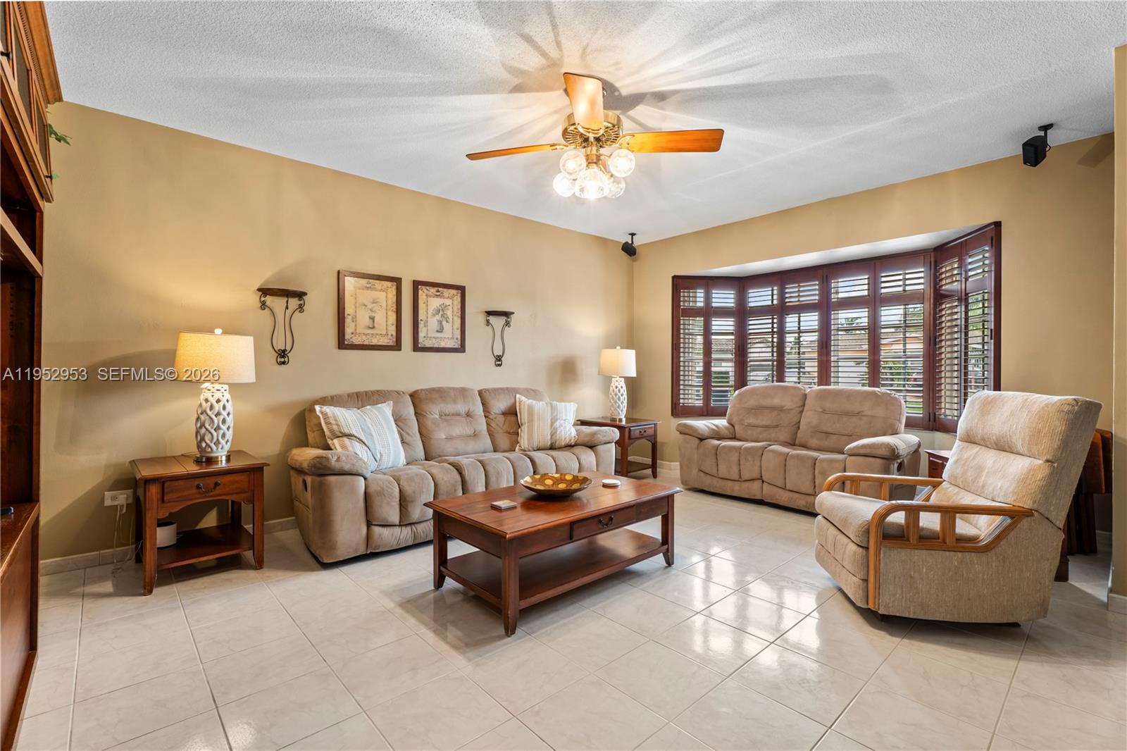 2232 Southwest 98th Place Miami, FL 33165 - Photo 9 of 21