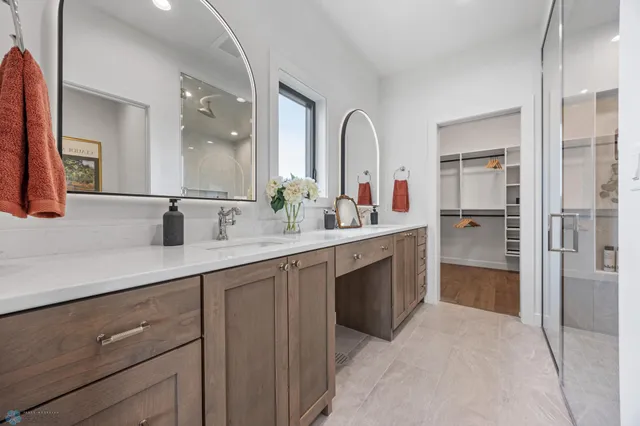 $799,900 | 605 Lorraine Way, Colfax, ND 58018