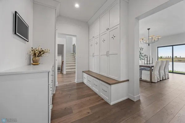 $799,900 | 605 Lorraine Way, Colfax, ND 58018