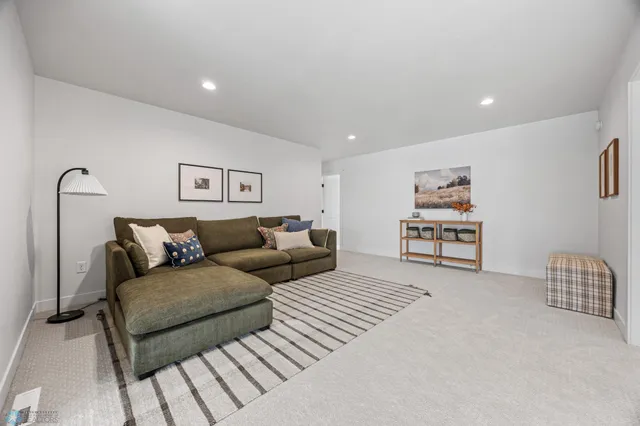 $799,900 | 605 Lorraine Way, Colfax, ND 58018