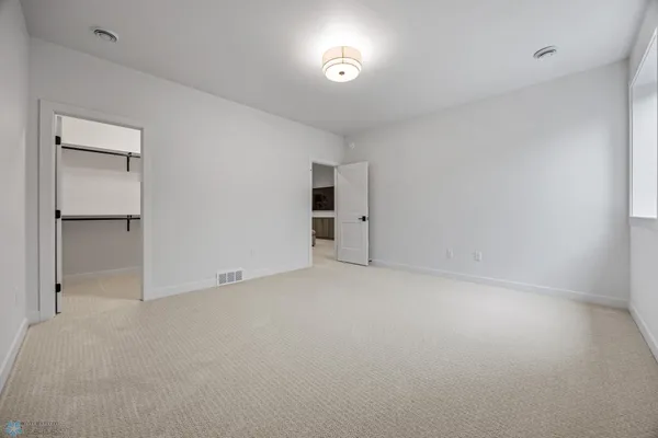 $799,900 | 605 Lorraine Way, Colfax, ND 58018