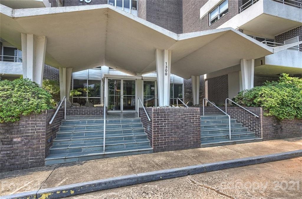 1300 Reece Road, Unit 520 Charlotte, NC 28209 - Photo 2 of 45 Gallery Image 2
