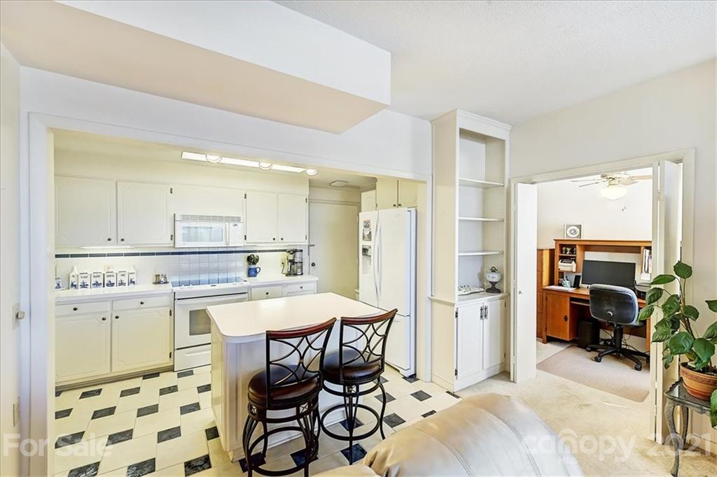 1300 Reece Road, Unit 520 Charlotte, NC 28209 - Photo 33 of 45 Gallery Image 33