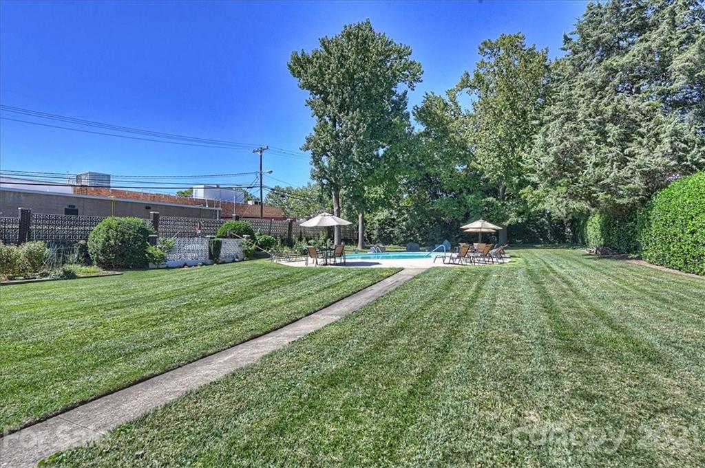 1300 Reece Road, Unit 520 Charlotte, NC 28209 - Photo 10 of 45 Gallery Image 10