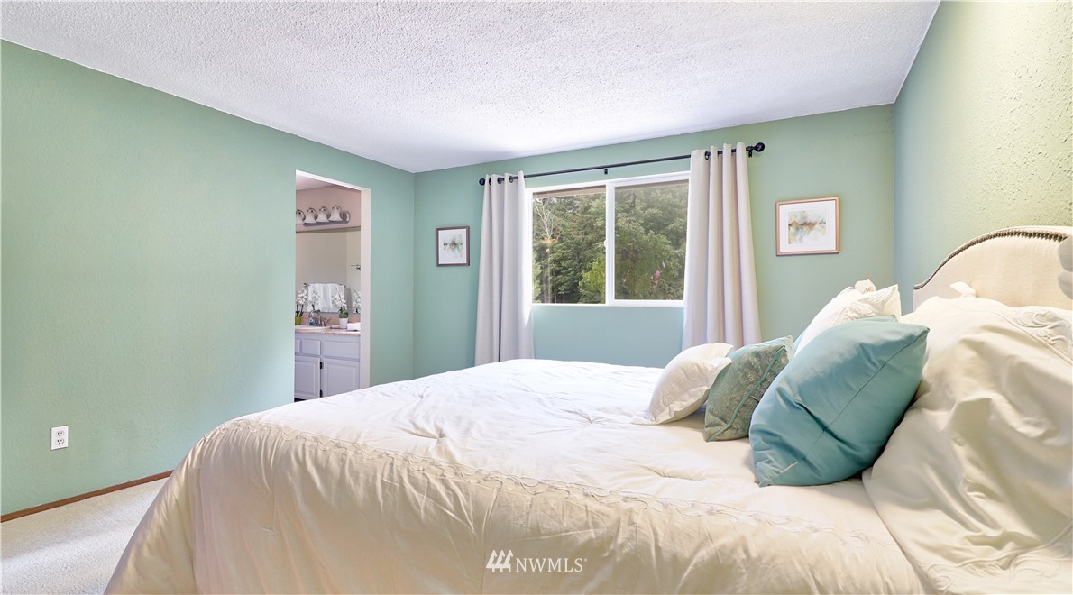 1903 169th Place Southeast Bothell, WA 98012 - Photo 11 of 20 Gallery Image 11