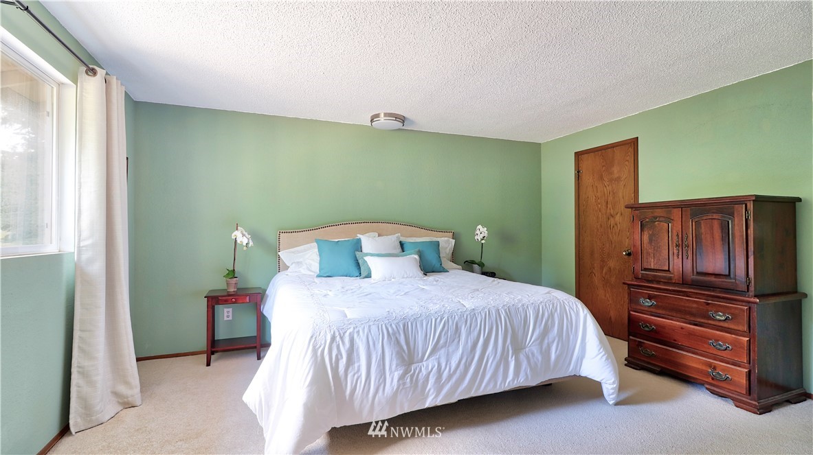 1903 169th Place Southeast Bothell, WA 98012 - Photo 12 of 20 Gallery Image 12
