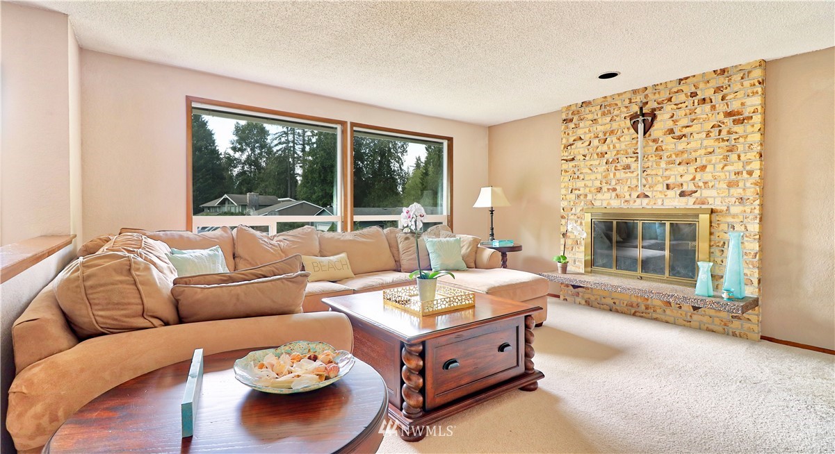 1903 169th Place Southeast Bothell, WA 98012 - Photo 5 of 20 Gallery Image 5