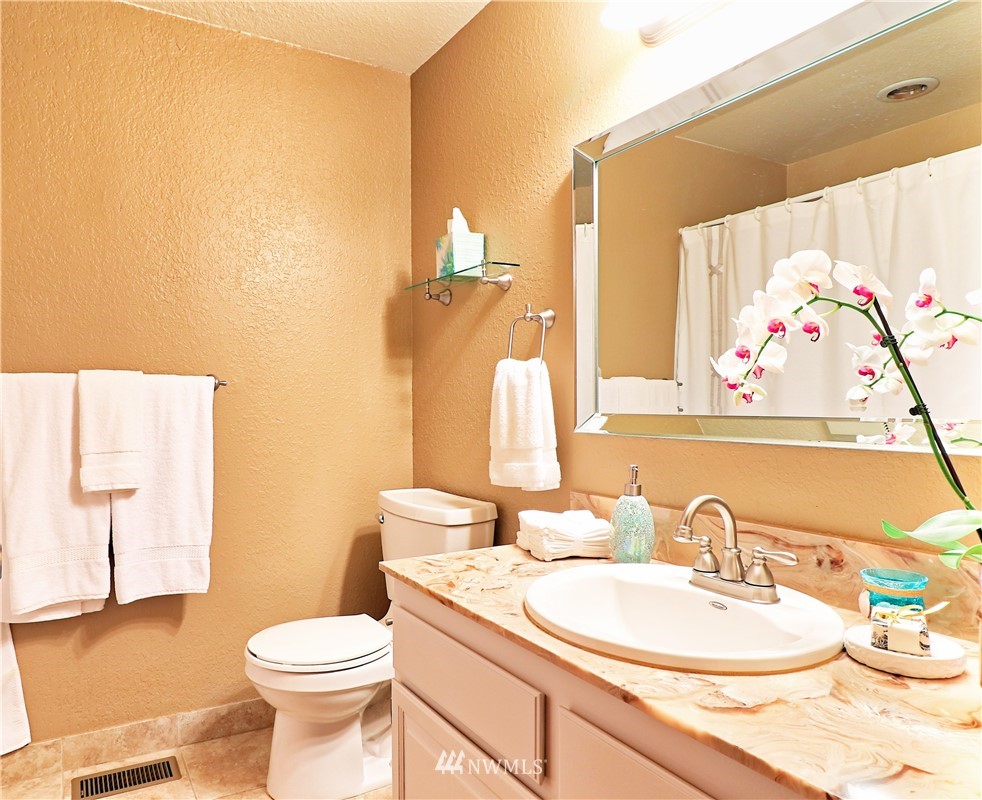 1903 169th Place Southeast Bothell, WA 98012 - Photo 10 of 20 Gallery Image 10
