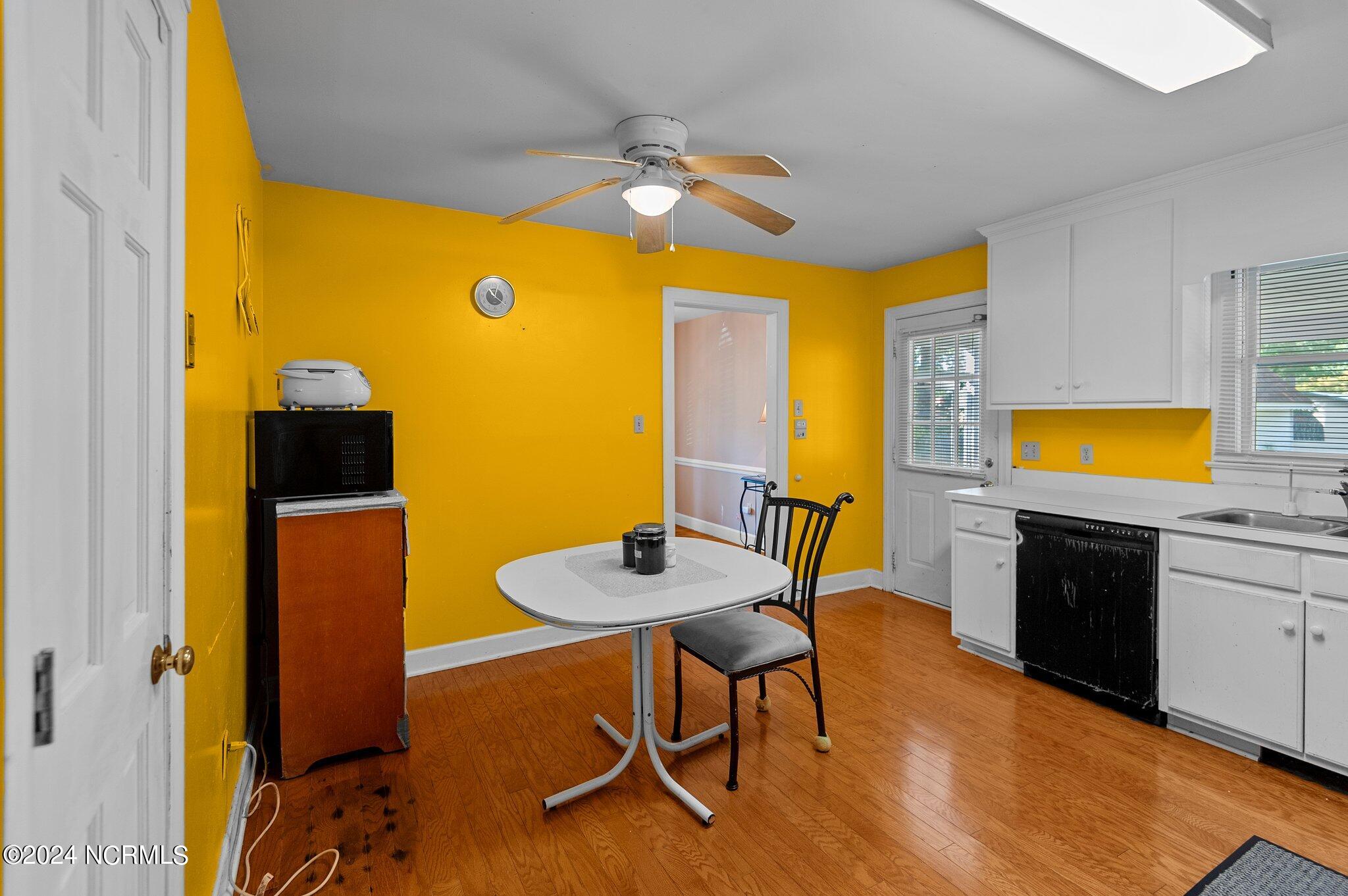 1712 Ridgeway Street West Wilson, NC 27893 - Photo 18 of 55 Breakfast area
