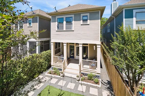 $825,000 | 638 West 17th Street, Houston, TX 77008